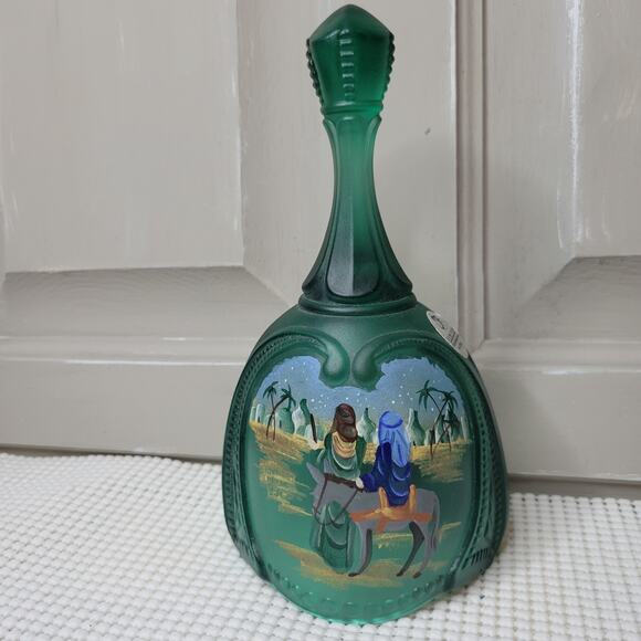 VTG Fenton Emerald Green Bell "The Arrival" BIRTH OF A SAVIOR SERIES EUC -Signed - Picture 1 of 11